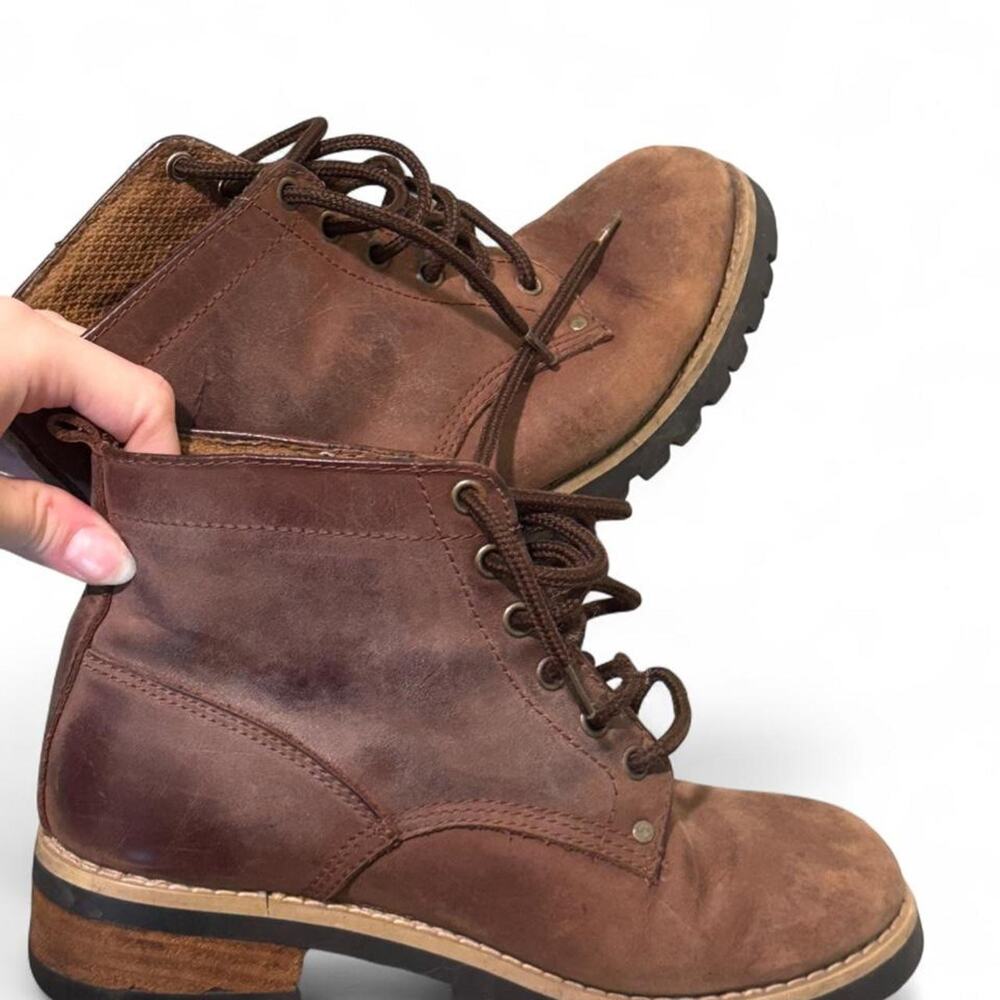 Brown vintage lace up boots